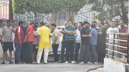 Meerut: Supertech Palmgreen does not have NOC of fire brigade, lives of colony residents in danger.
