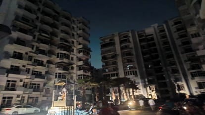 Meerut: Supertech Palmgreen does not have NOC of fire brigade, lives of colony residents in danger.