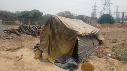 Big accident in Prayagraj Four people including three children of a family died after being crushed by a truck