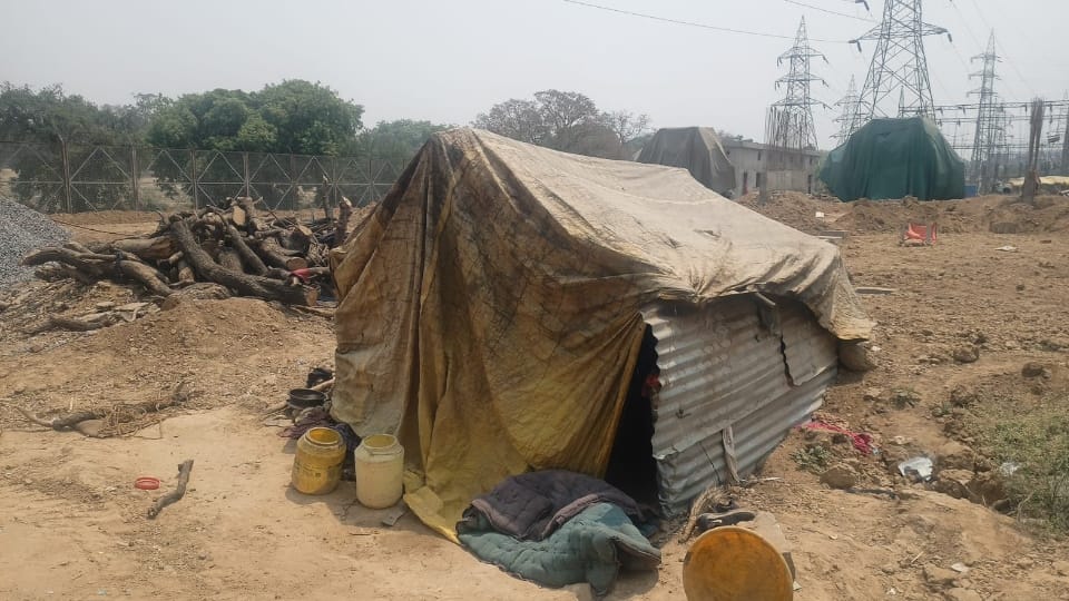 Big accident in Prayagraj Four people including three children of a family died after being crushed by a truck