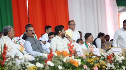 अहमदाबाद में आयोजित कांग्रेस के राष्ट्रीय अधिवेशन में मुख्यमंत्री सुखविंद्र सिंह सुक्खू