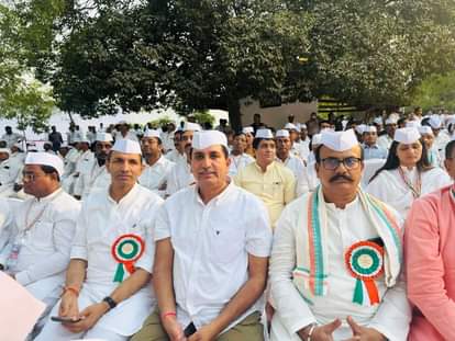 अहमदाबाद में कांग्रेस के अधिवेशन का समापन