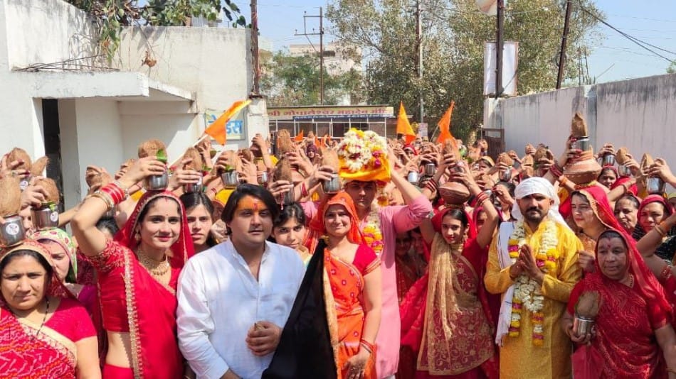 Indore News: Hundreds of Women Participate in Grand Kalash Yatra, Bhagwat Katha to Continue till 14th April