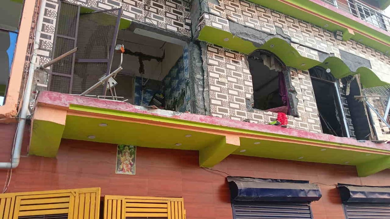 Blast in Haridwar Arya Nagar village five people of same family died Uttarakhand News