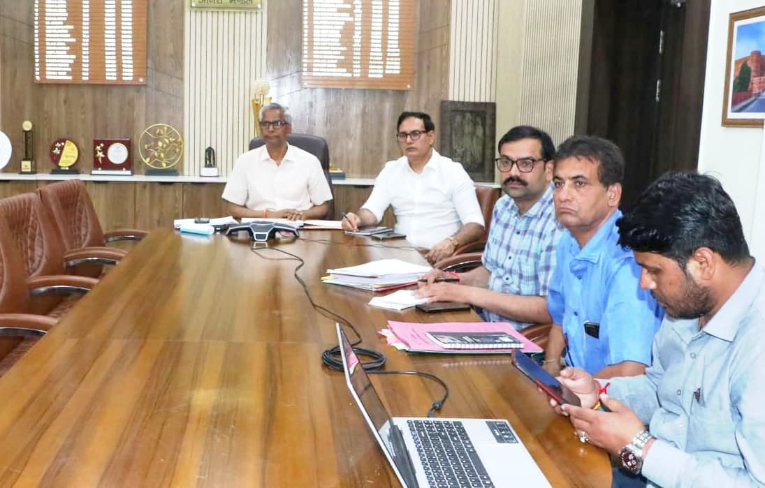 Divisional commissioner expressed displeasure on the districts showing negligence in wheat procurement
