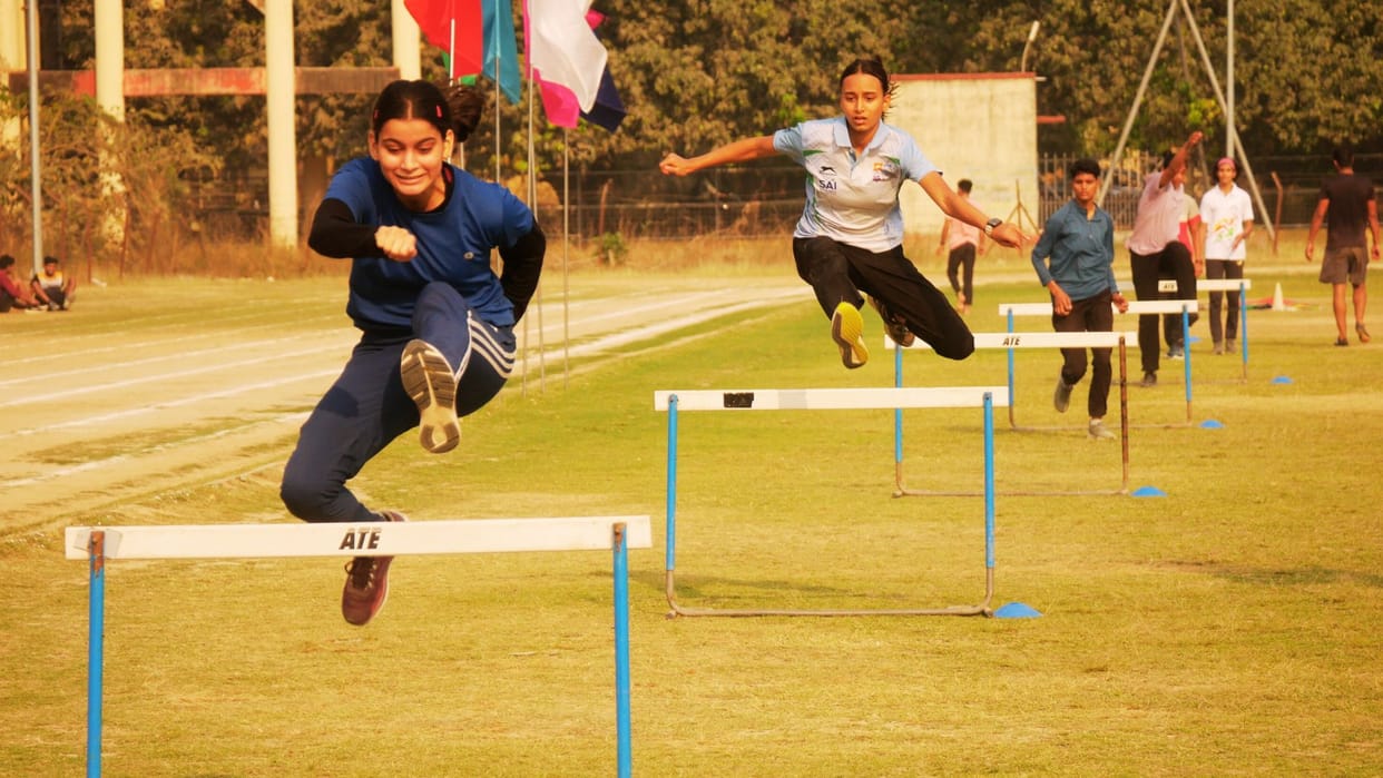 sports news in Varanasi players turned won 2-2 golds in Athletics