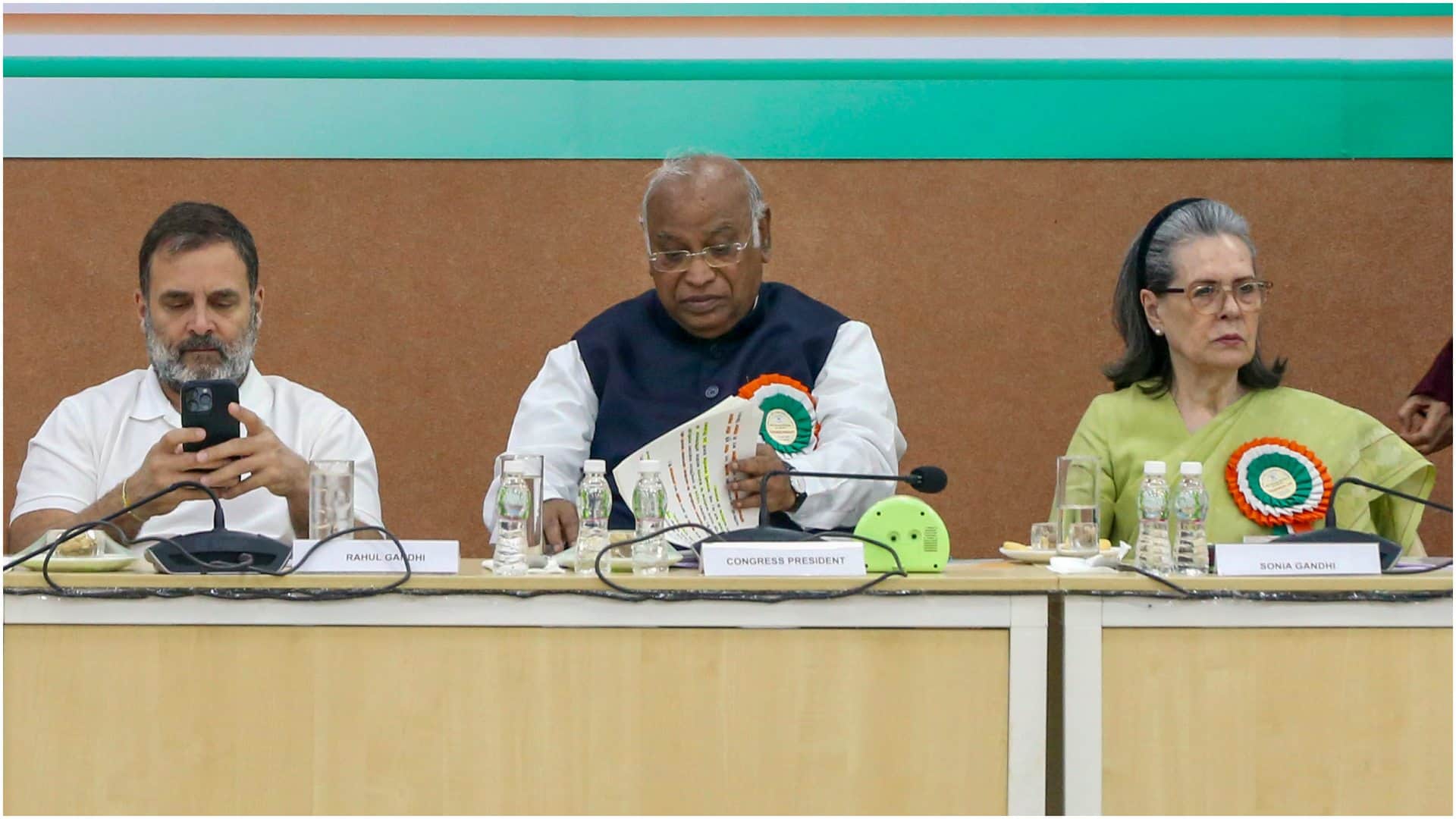 राहुल गांधी, मल्लिकार्जुन खरगे, सोनिया गांधी