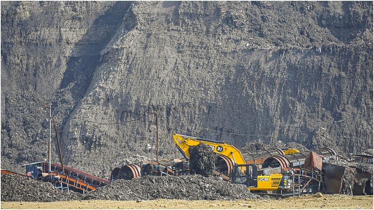 Removing The Mountain Of Garbage From Ghazipur Site Is Proving To Be A Challenge – Amar Ujala Hindi News Live