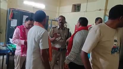 ASI accused of taking bribe for demanding money to release bookies villagers create ruckus in police post in K