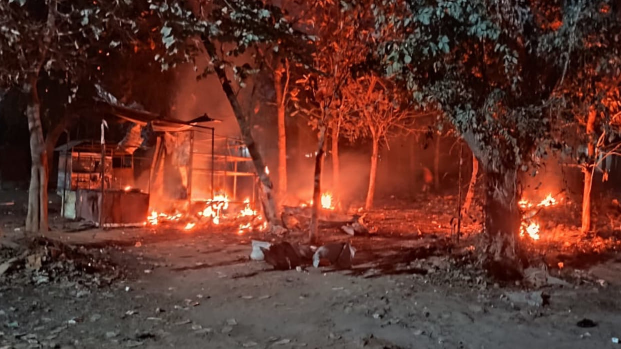 Fire broke out due to short circuit in Gorakhpur, gas cylinder kept inside the shop also exploded