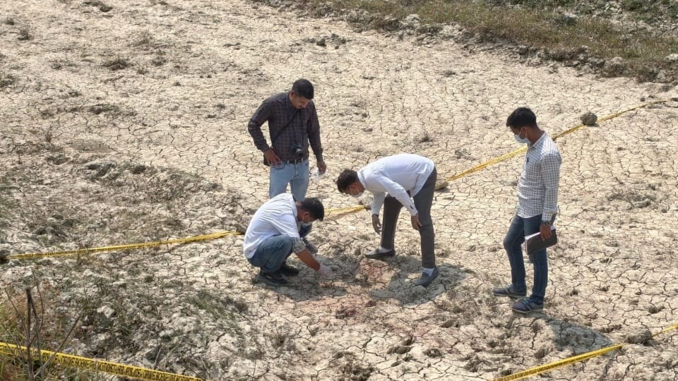 Girl brutally murder by stabbing her with a sharp weapon her stomach torn her intestines came out In Unnao