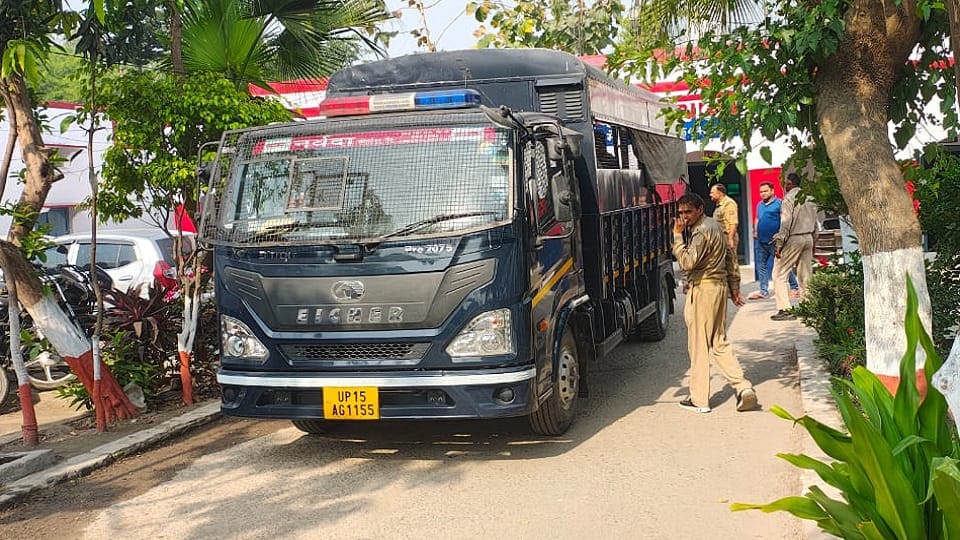 Raid in BJP leader's hotel: Gamblers used to come in luxury cars, gambled worth Rs 1 crore daily, 31 arrested