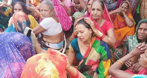 Fatehpur Triple Murder Funeral Held 16 Hours After Postmortem Amid Tight Security