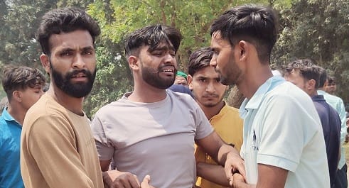 Fatehpur Triple murder Two sons and a grandson of Pradhan shot dead due to election rivalry