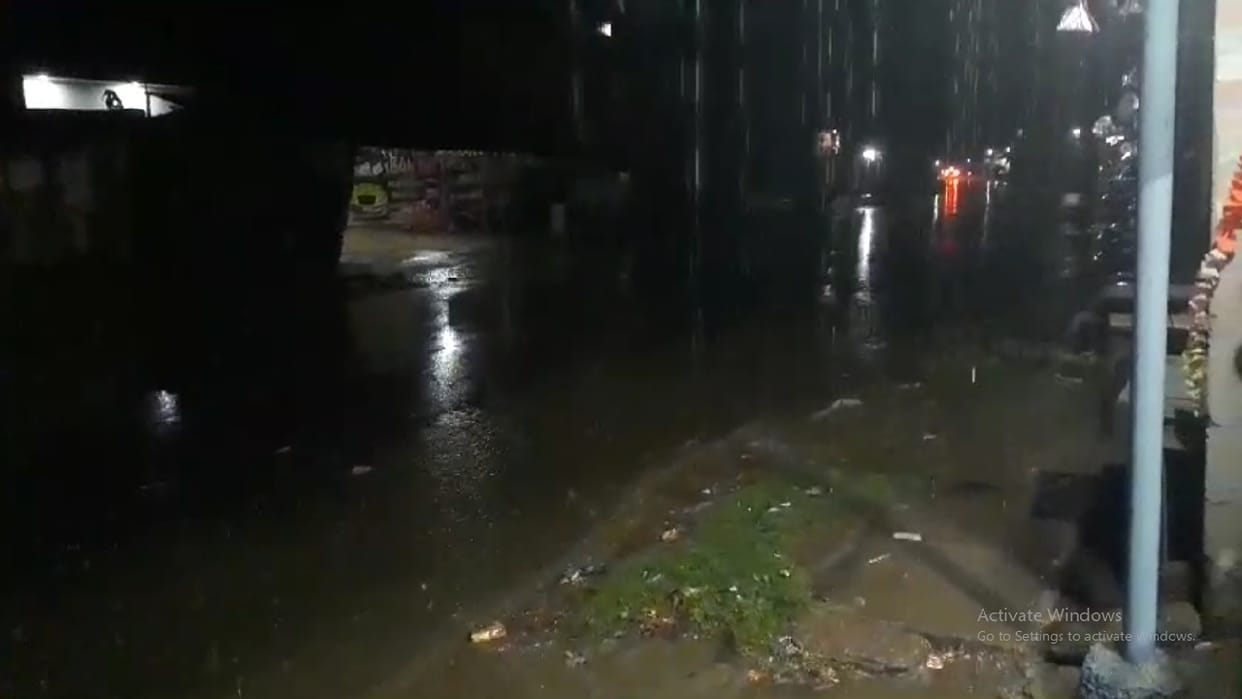 Heavy rain and thunderstorm in some areas of Lakhimpur Kheri