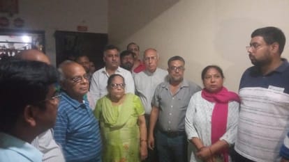 Meerut: Raid in Ansal Town, 6 boys and 6 girls found in the flat, neighbors said shameful
