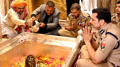 PM Modi Varanasi Visit Chief Secretary Manoj Kumar and DGP Prashant Kumar reviewed preparations
