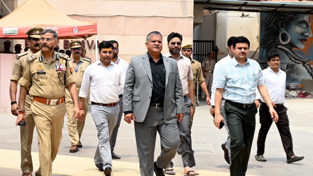 PM Modi Varanasi Visit Chief Secretary Manoj Kumar and DGP Prashant Kumar reviewed preparations