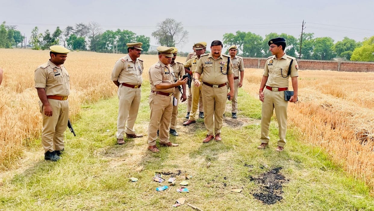 half-burnt body of man found on the side of the highway in shahjahanpur
