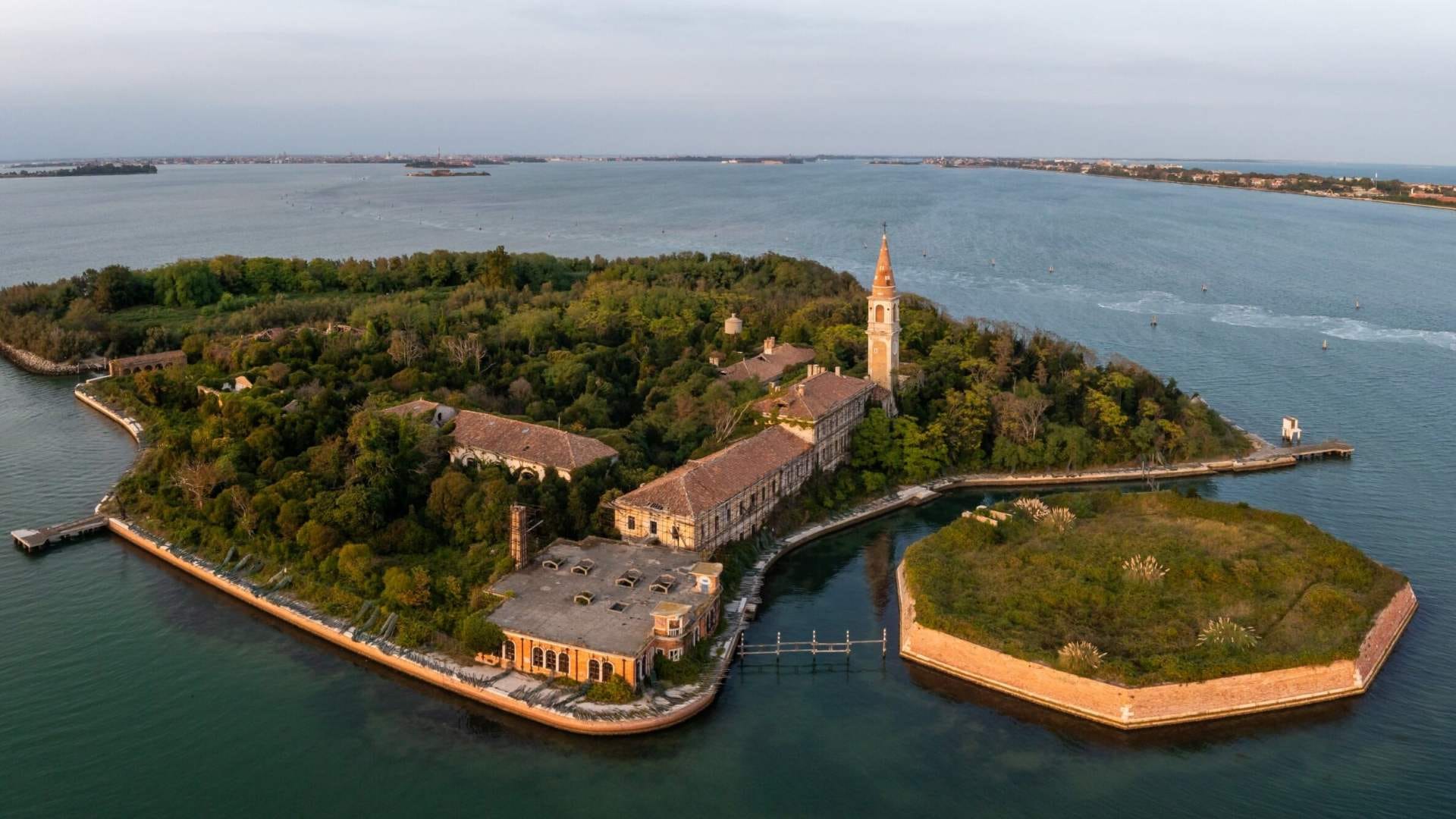 Poveglia Island Italy Know interesting story and mystery of this Haunted Island Bhooton ka taapu Italy