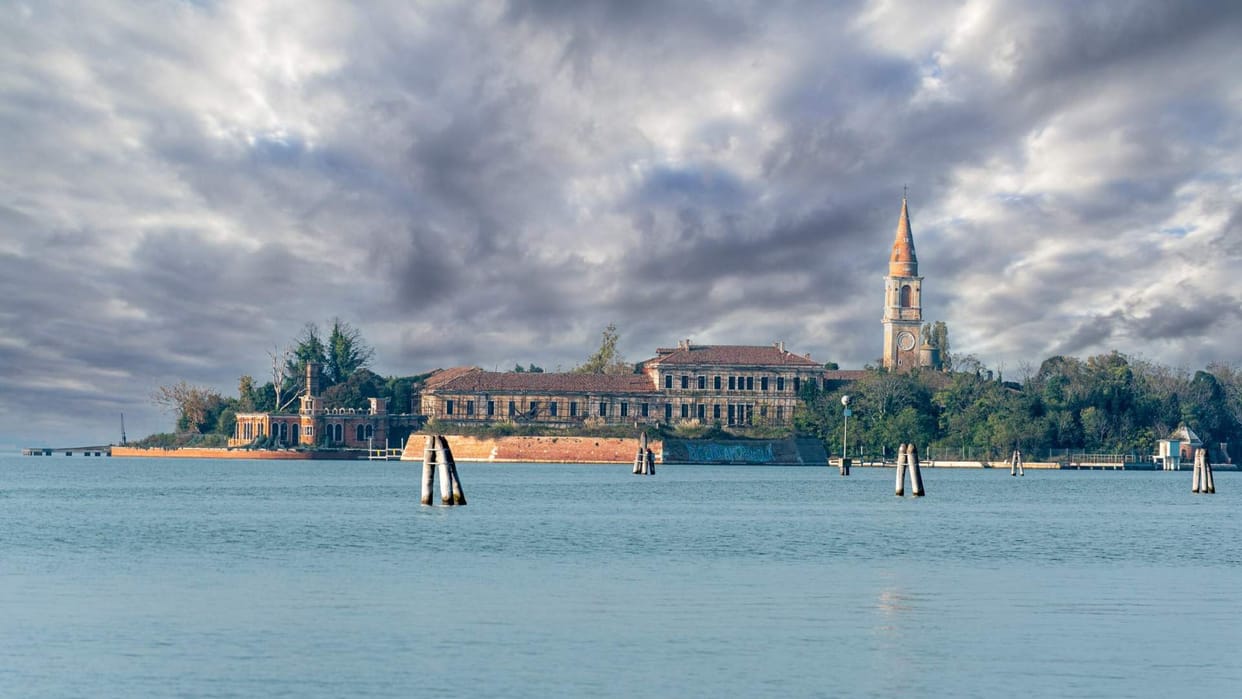 Poveglia Island Italy Know interesting story and mystery of this Haunted Island Bhooton ka taapu Italy