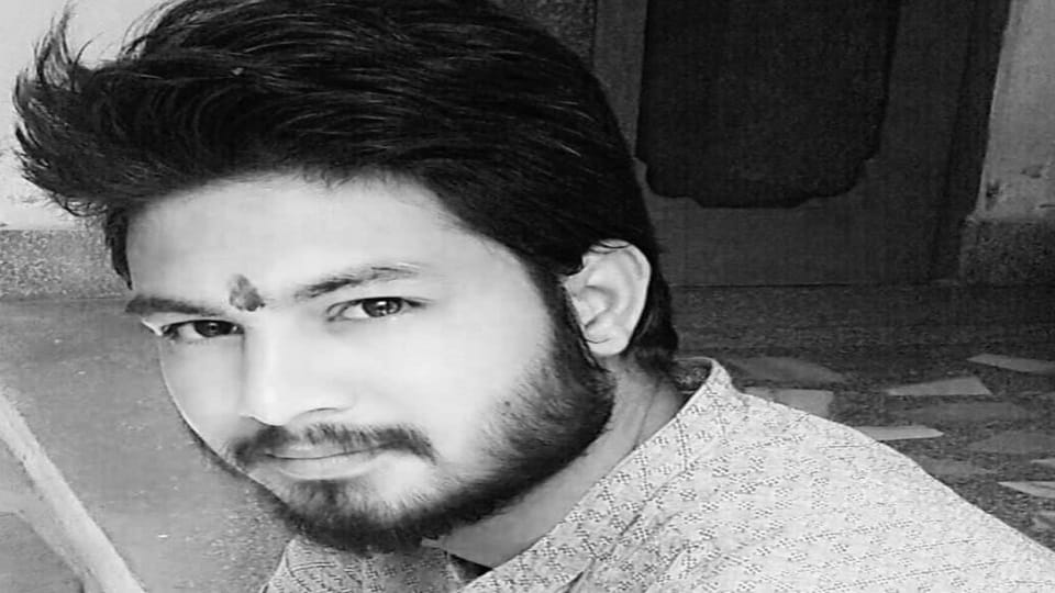 JE working in Rural Construction Department dies under suspicious circumstances