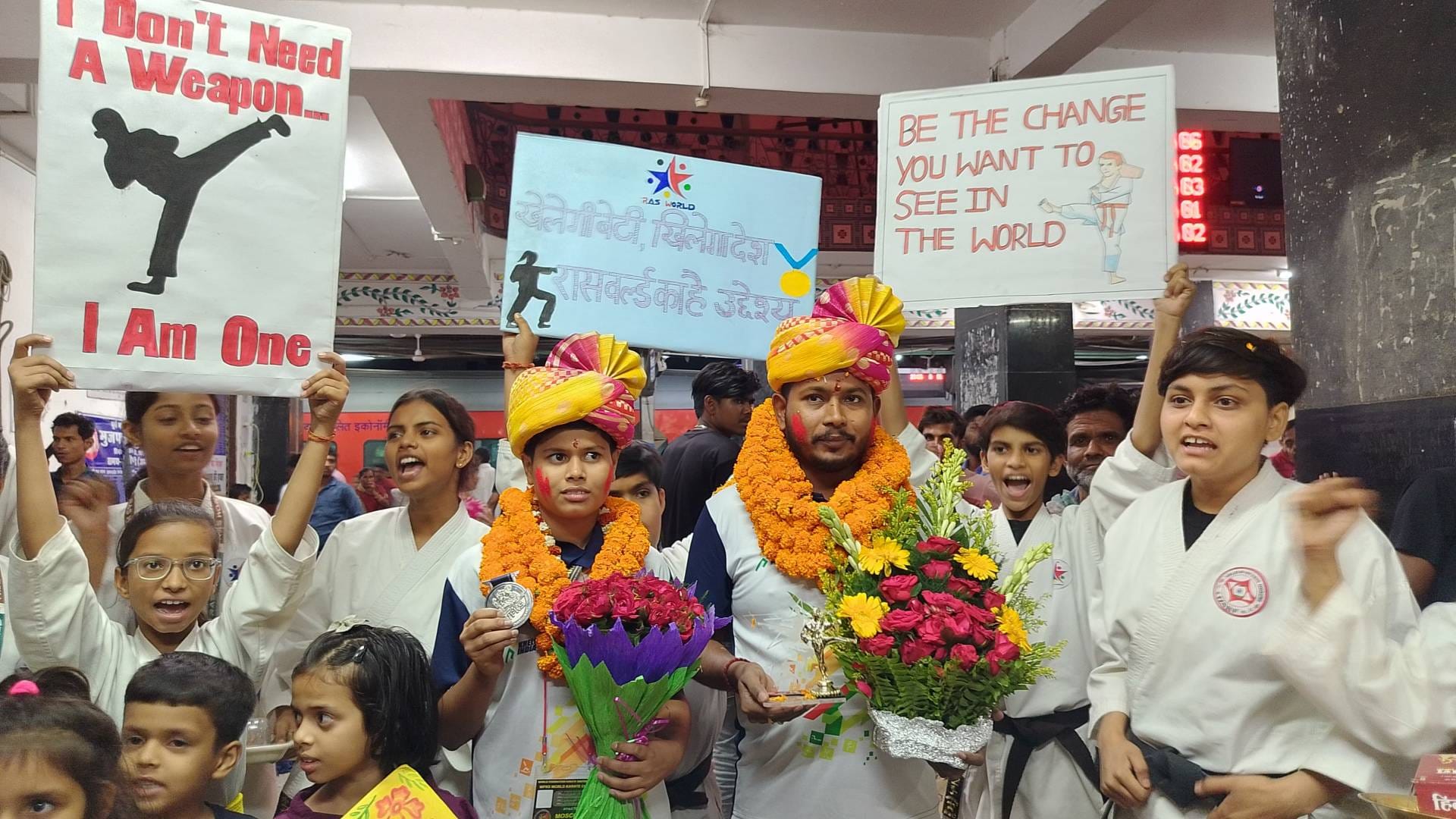 Bihar Indian team returned from Russia winning medals in Karate World Cup competition welcomed in Muzaffarpur