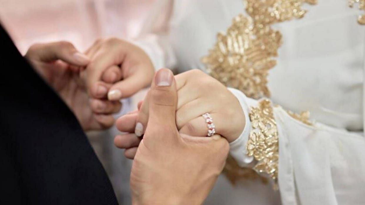 Bihar Darbhanga father arranged marriage she rejected him accepted Nikah husband threw her out name not FIR