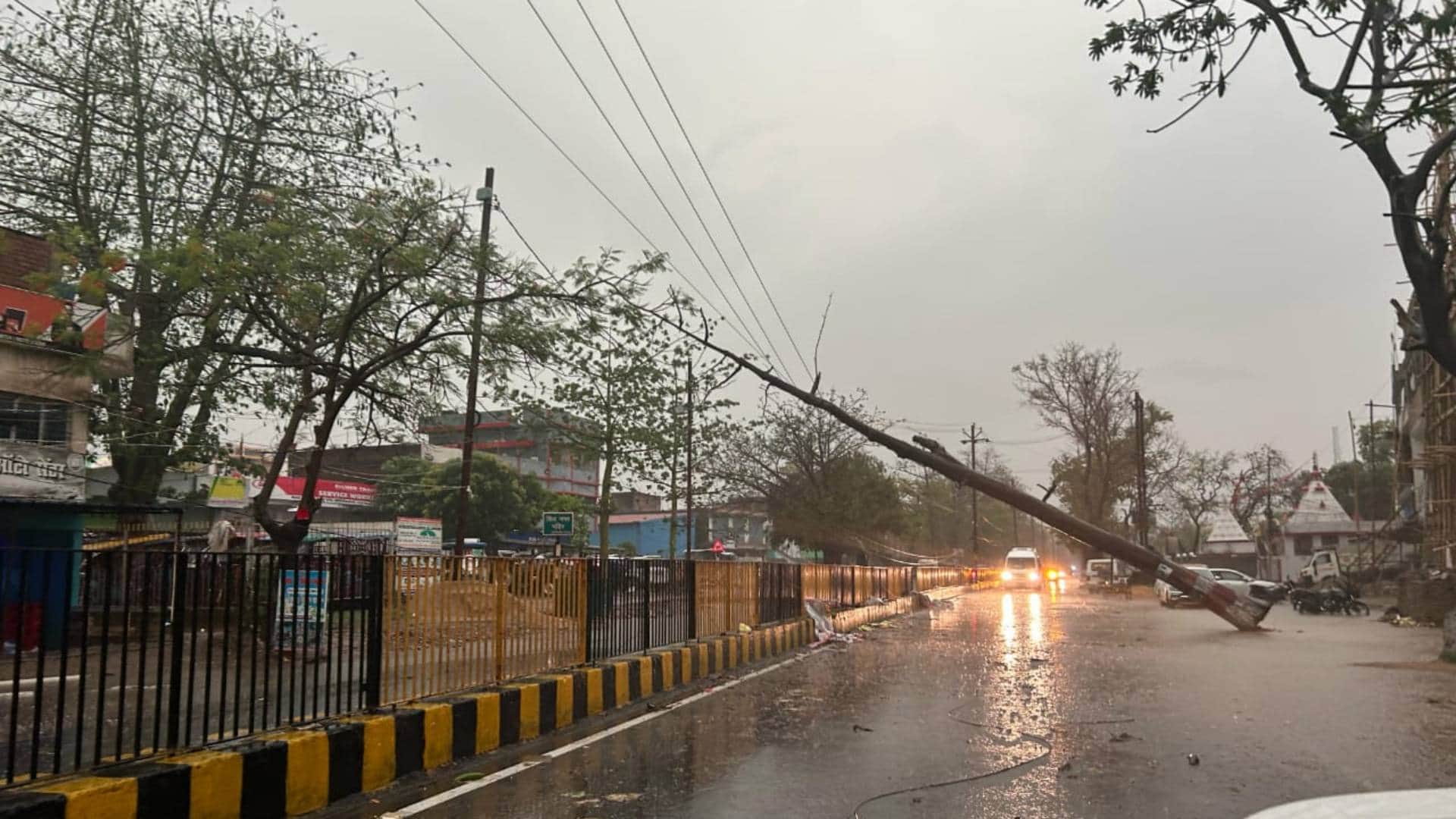 Rain wreaks havoc in Nawada Bihar Wheat crop submerged in water waterlogging in Sadar Hospital premises photos