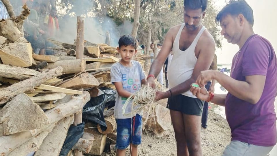 Fatehpur Triple Murder Funeral Held 16 Hours After Postmortem Amid Tight Security