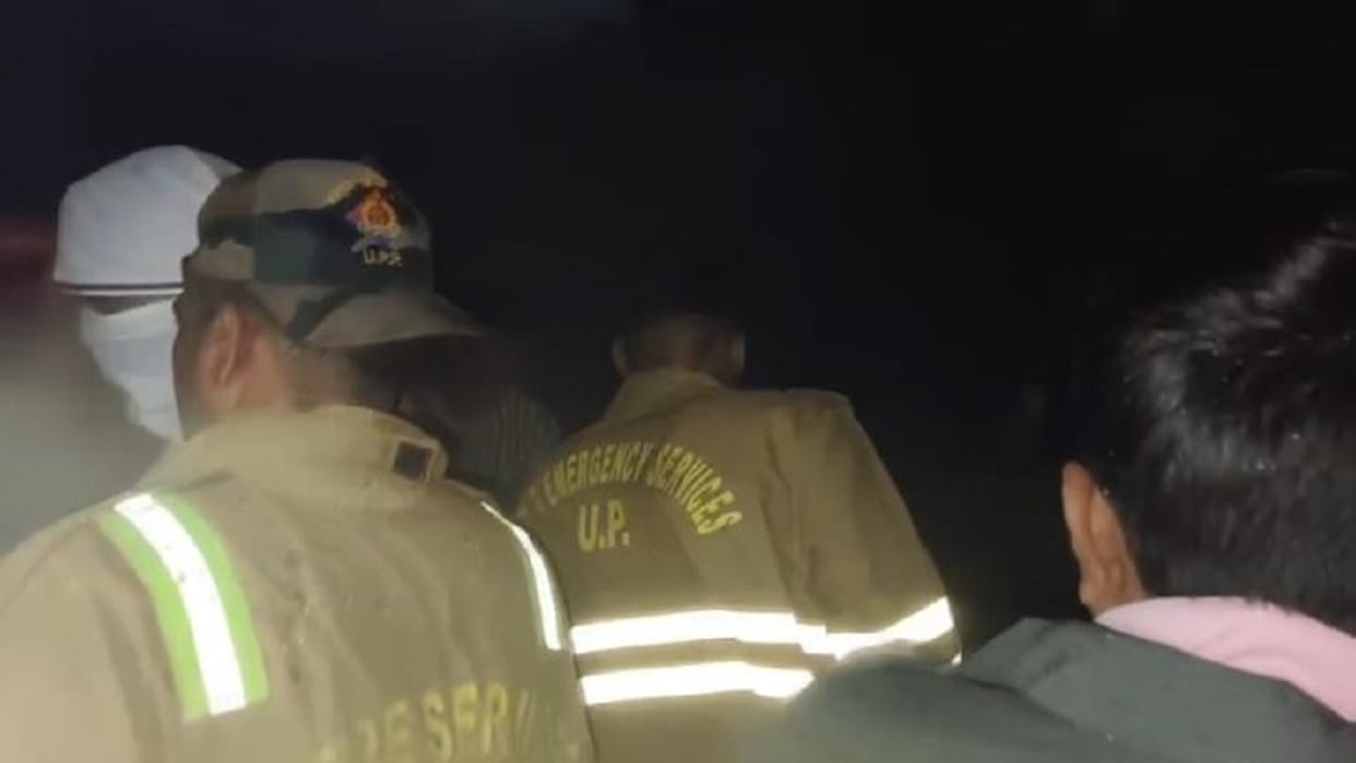 fire broke out in furniture shop fire brigade brought it under control in shahjahanpur