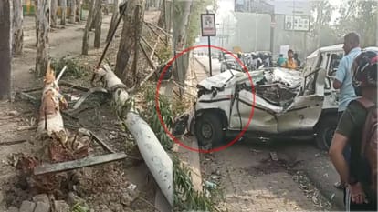 Two killed in car accident outside collectorate premises in Ghaziabad