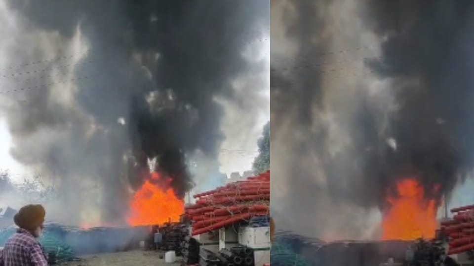 Fire broke out in warehouse of Jalandhar City Railway Station