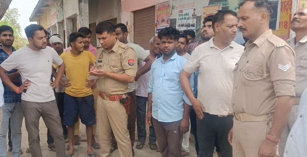 Father dies of electric shock in front of his son