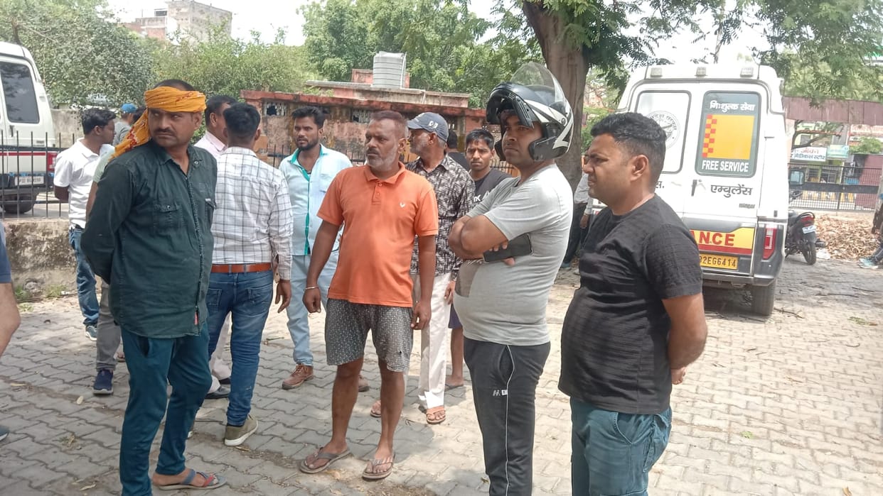 truck crushed bike rider two friends in road accident