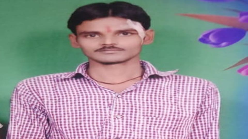A young man committed suicide by hanging himself in Mannena