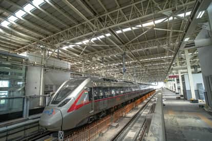 Namo Obscenity in India: Train operator made the video of a loving couple viral, report on three