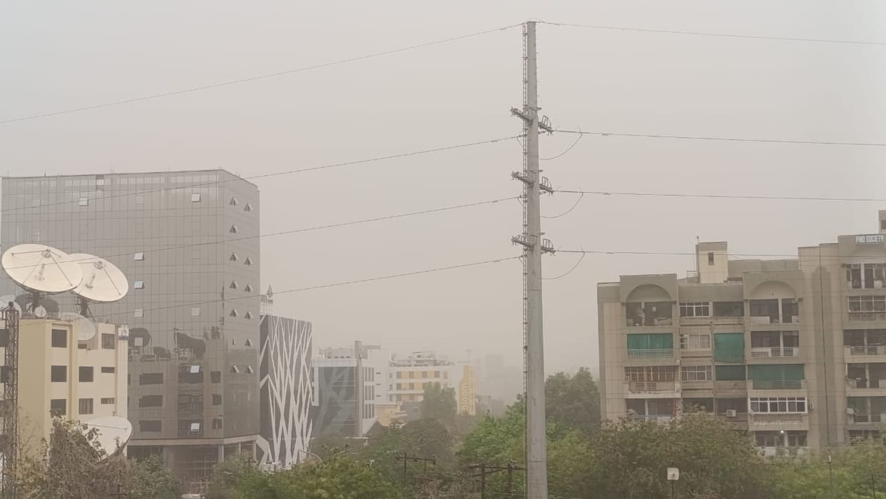Weather suddenly turns pleasant in Delhi strong storm and clouds