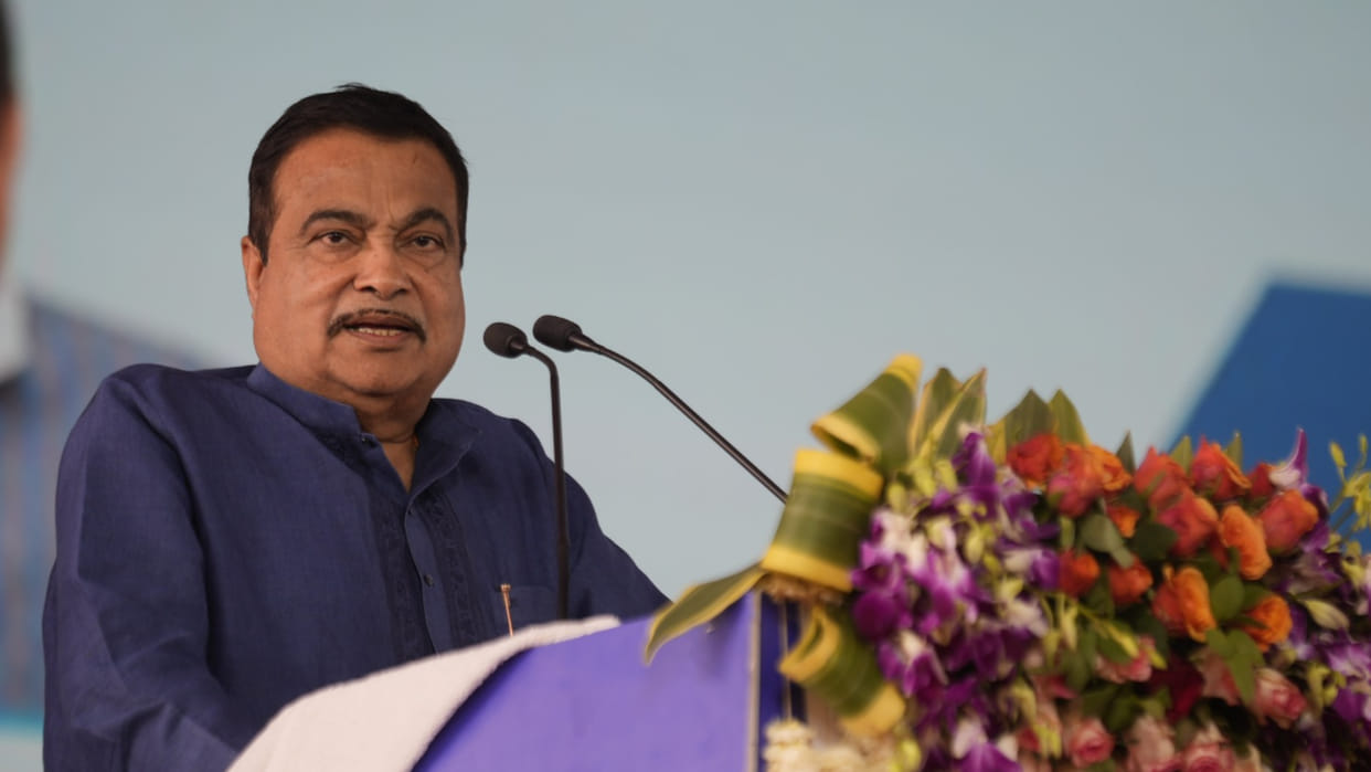 Nitin Gadkari says no dearth of funds for projects problem bureaucracy rejecting new ideas