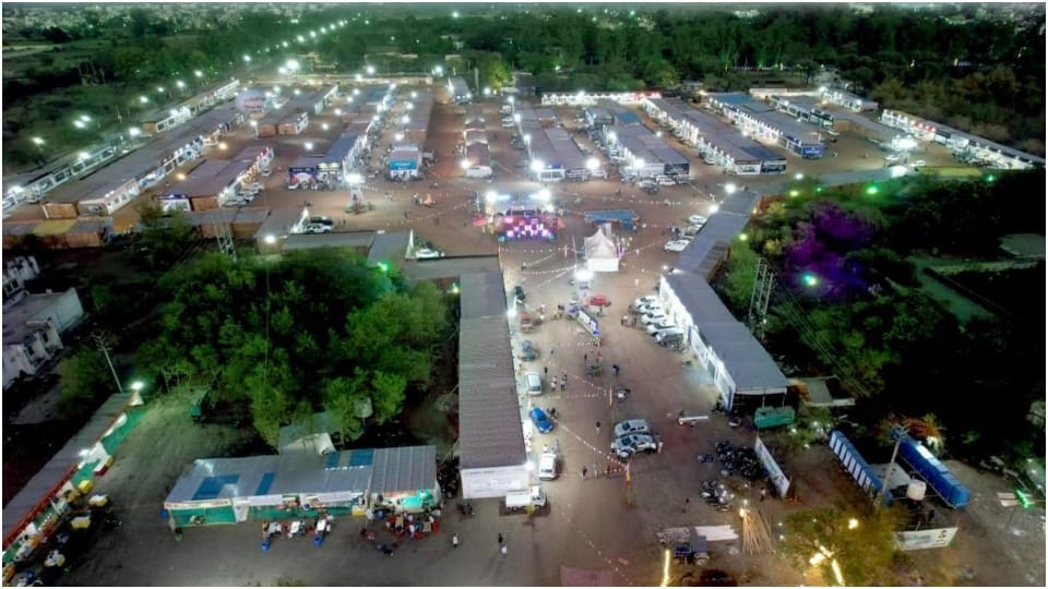 Luxury vehicles like Mercedes Benz and BMW sold at discount in Ujjain Vikram Trade Fair
