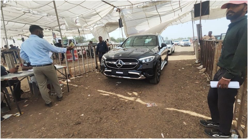 Luxury vehicles like Mercedes Benz and BMW sold at discount in Ujjain Vikram Trade Fair