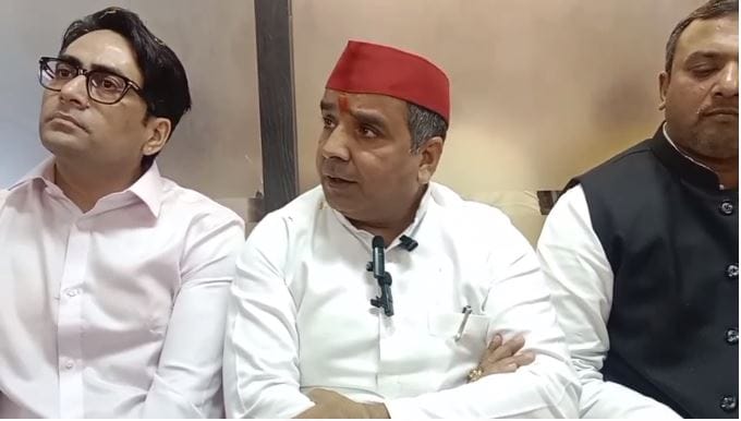 MP dharmendra yadav called death of youth in police station murder said BJP is snatching rights of backward