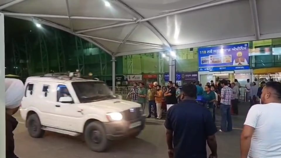 MP Amritpal associate Papalpreet arrested from Dibrugarh jail Police took him to Amritsar