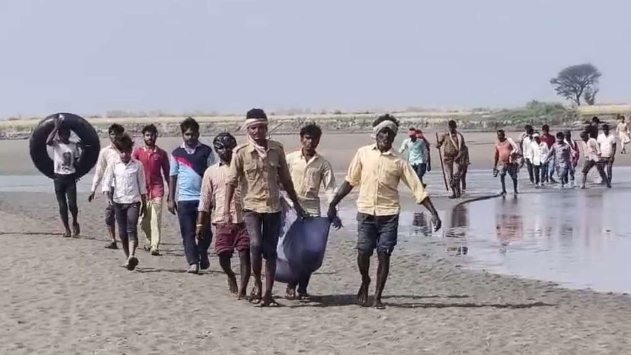 body of teenager was found on third day who drowned in Ganges