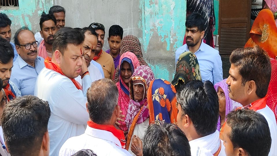 Minister Sandeep Singh heard the complaints in the village chalo campaign