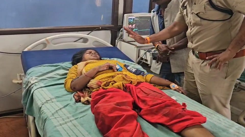 Major road accident at Ram Mandir Chowk bus crushed several people one dead in Kondagaon
