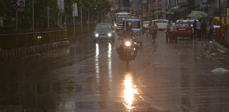 Delhi weather rain in Delhi heat in Delhi dust storm