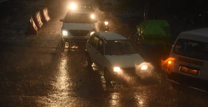 Unseasonal rains cause a loss of 80 crores to industries entrepreneurs say Kescos system is ineffective