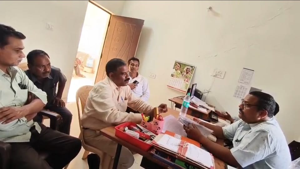 Taxation officer announced new districts started doing recruitment himself in Balod