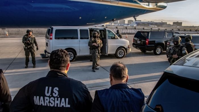 US Marshals in transferred custody of Tahawwur Rana to representatives from India